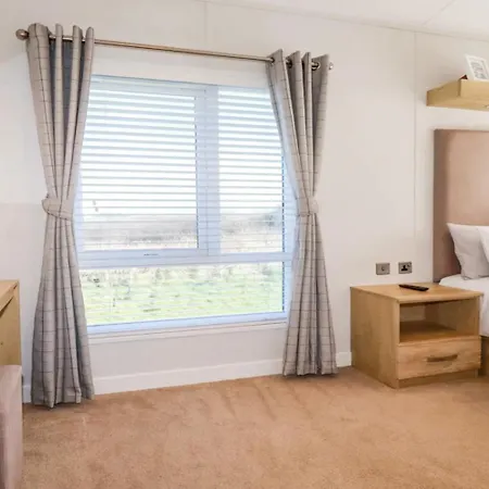 Holiday home Holywell View 19 - Seaside & Countryside - Sleeps 6 *