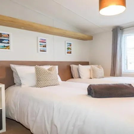 Holywell View 19 - Seaside & Countryside - Sleeps 6 * Cubert